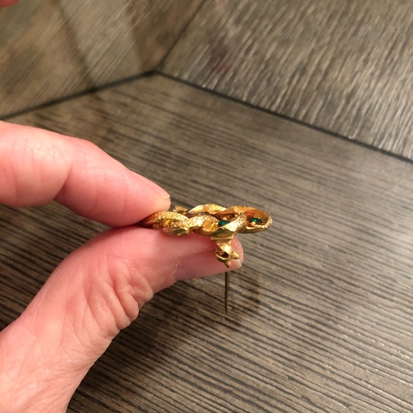 Vintage Round Circle Pin with Green Rhinestones - Picture 7 of 10